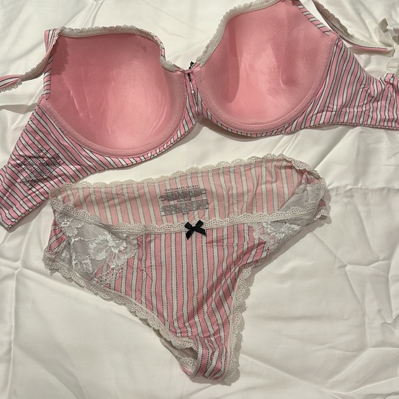 Victorias Secret striped 2Pc set - Picture 7 of 7